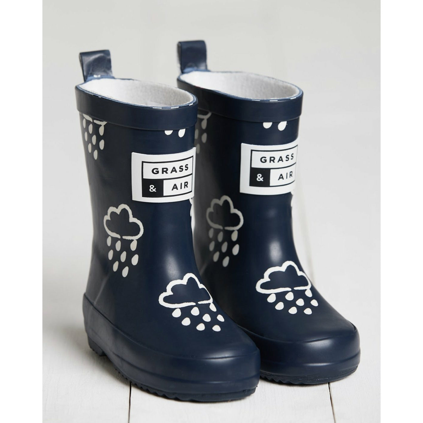 Navy Raindrop Colour Changing Wellies by Grass & Air | Cotswold Baby Co